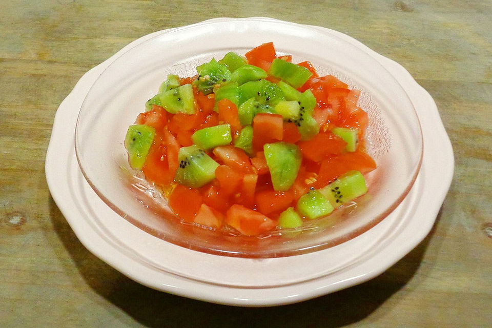 Tomaten-Kiwi-Salat