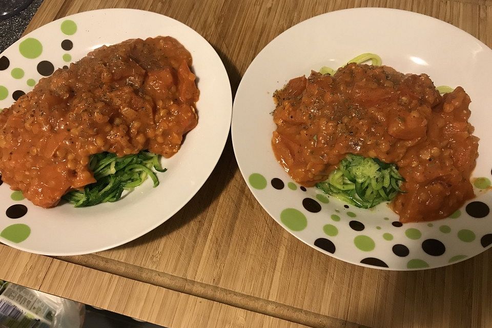 Zucchininudeln mit Linsen-Bolognese