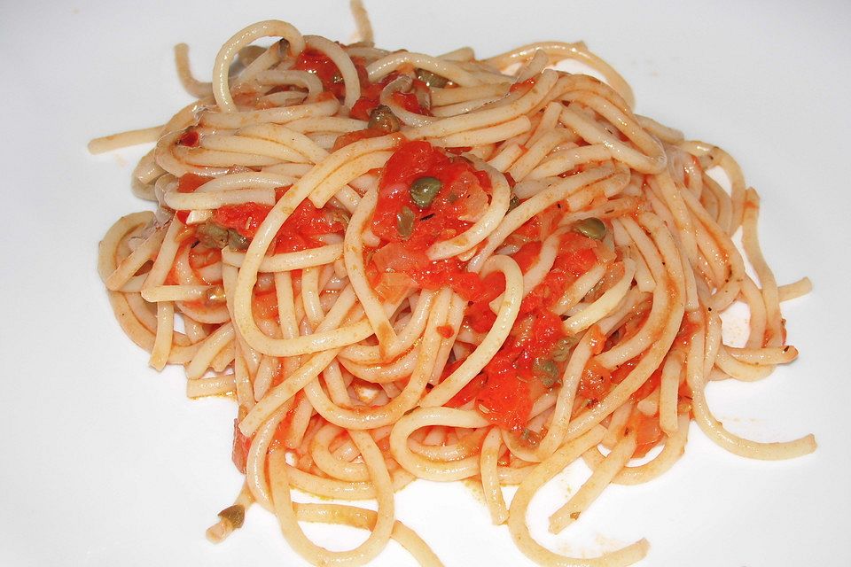 Spaghetti mit Tomaten-Chili-Einlage