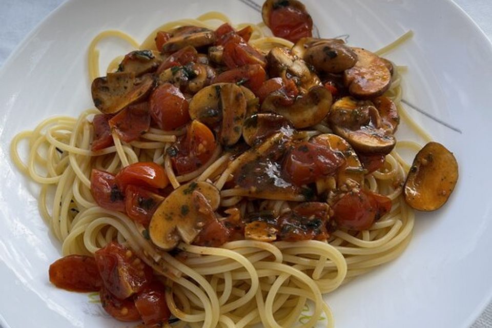 Spaghetti mit Tomaten-Chili-Einlage