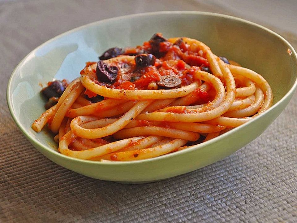 Spaghetti mit Tomaten-Chili-Einlage von Annalena-leni| Chefkoch