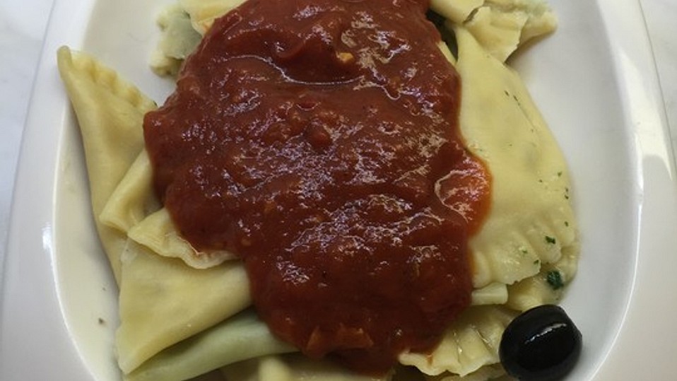Hausgemachte Ravioli mit feiner Tomatensoße von Boritz