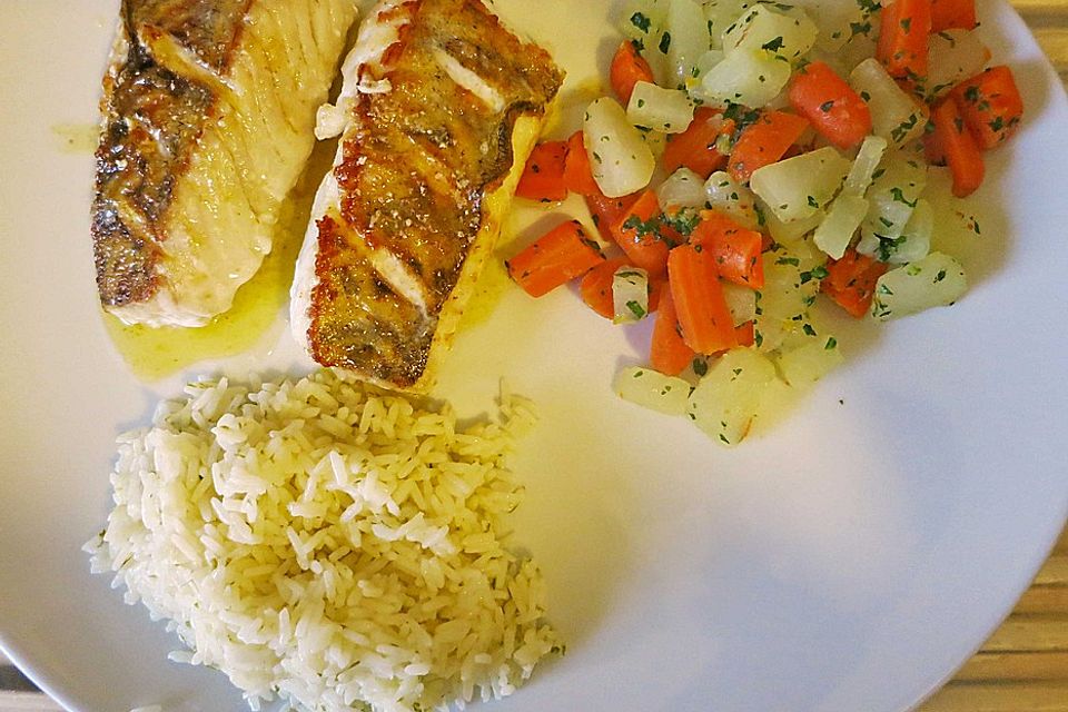 Zanderfilet mit Kohlrabi-Karotten-Gemüse und Limettenreis