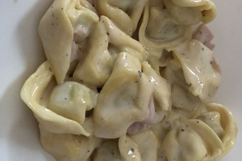 Tortellini in Käse Schinken Sauce