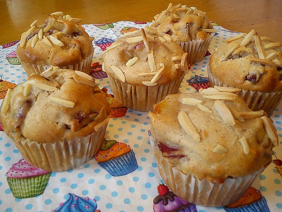 Muffins mit Pflaumen und Marzipan von thetigerju | Chefkoch