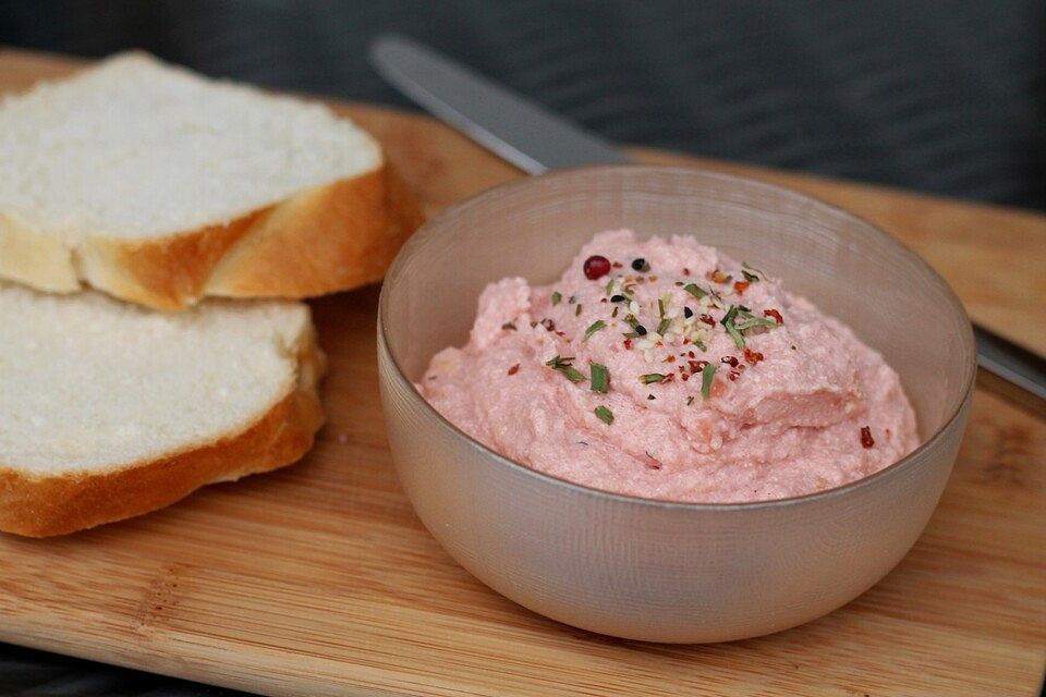 Orientalischer Rote-Bete-Feta-Dip