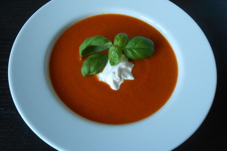 Tomatensuppe aus frischen Tomaten