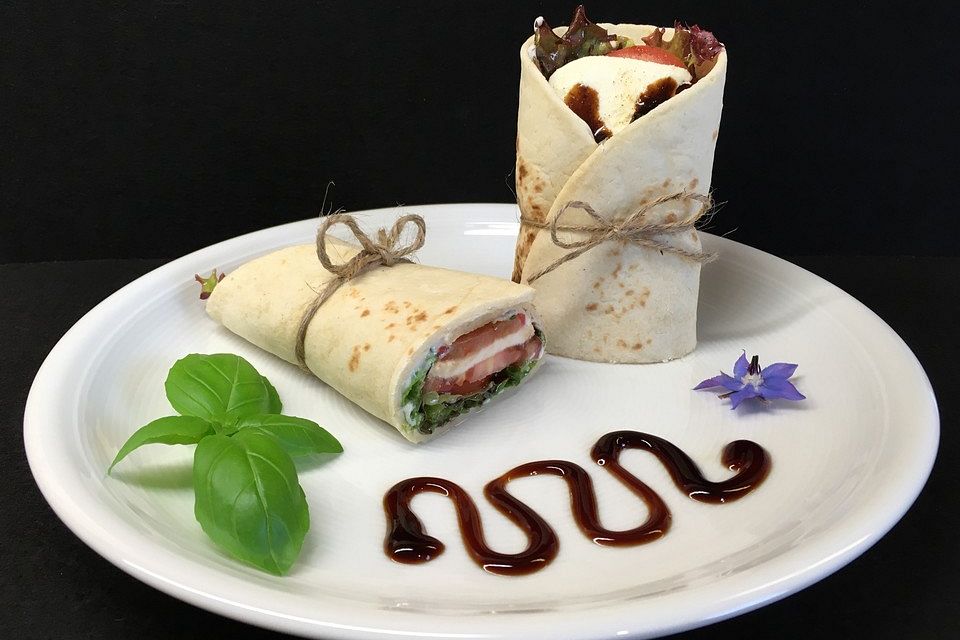 Wrap mit Tomate und Mozzarella