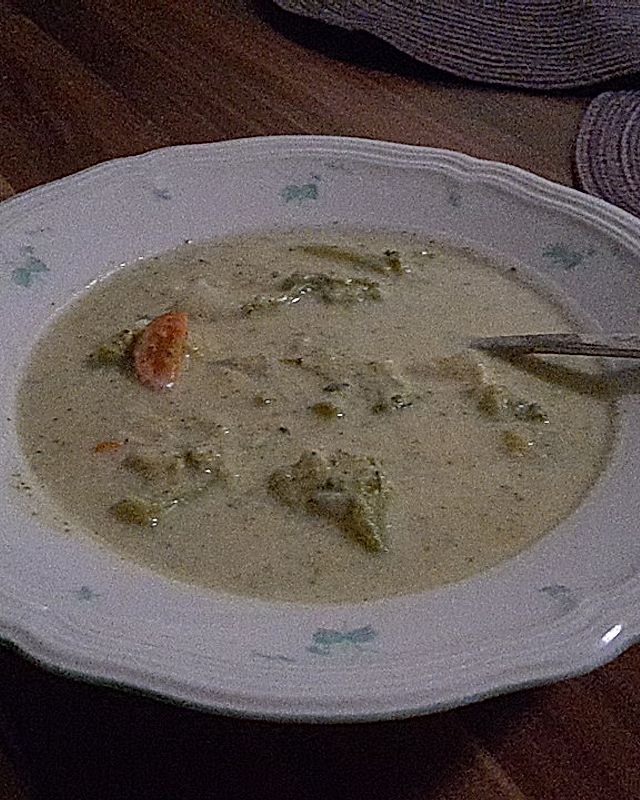 Tottis Brokkoli-Kohlrabi-Cremesuppe