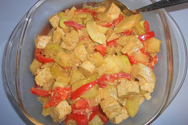 Tofupfanne mit Zucchini, Paprika und roter Currypaste von bossbaer ...