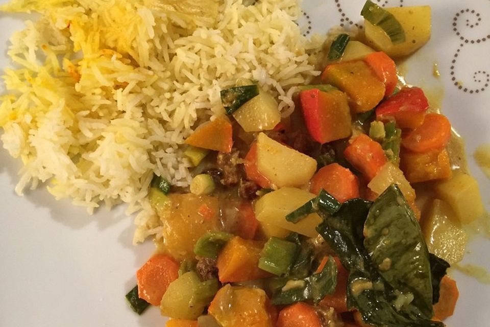 Raffiniertes Curry mit Mango, Kürbis und Cashewkernen