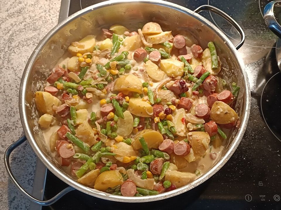 Kartoffel-Würstchenpfanne mit Erbsen und Mais von kochmaeuschen85| Chefkoch