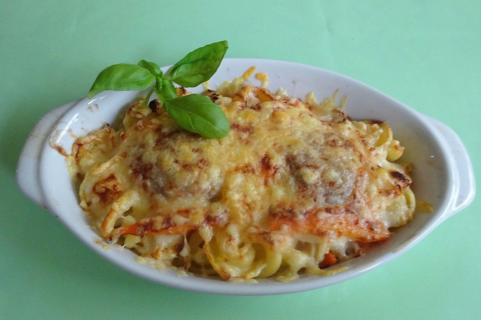 Nudelauflauf "Frikadelle" mit weißer Sauce