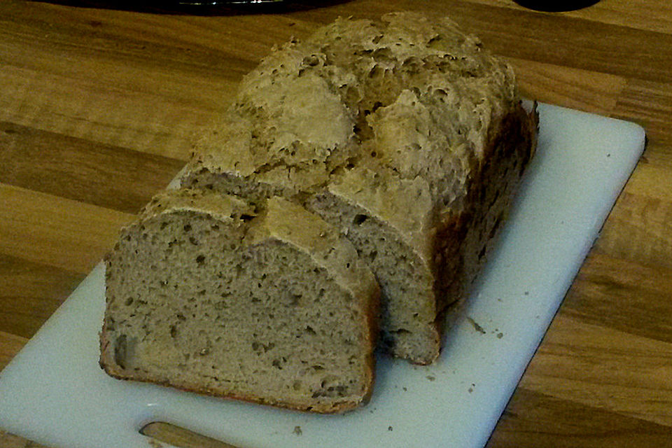 Kefir-Dinkel-Roggen-Brot mit Leinsamen und Sauerteig aus dem Brotbackautomat