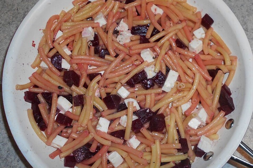 Nudeln mit Rote Bete und Schafskäse Nudeln mit Rote Bete und Schafskäse