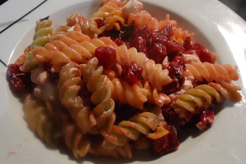 Nudeln mit Rote Bete und Schafskäse Nudeln mit Rote Bete und Schafskäse