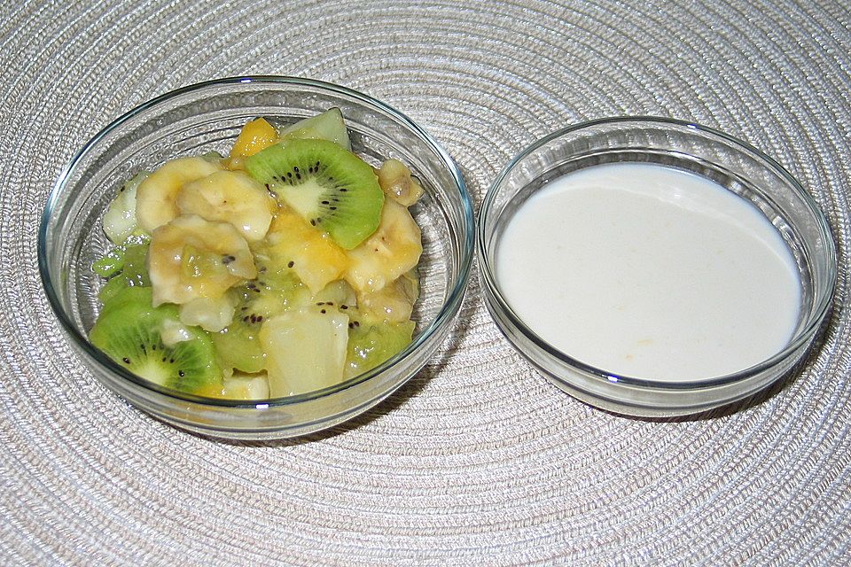 Exotischer Obstsalat mit Kokosdressing