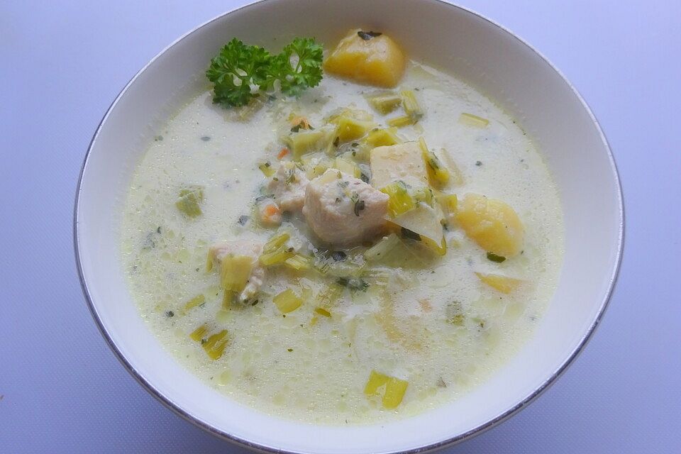 Kartoffel-Lauch Suppe mit Schweinegeschnetzeltem