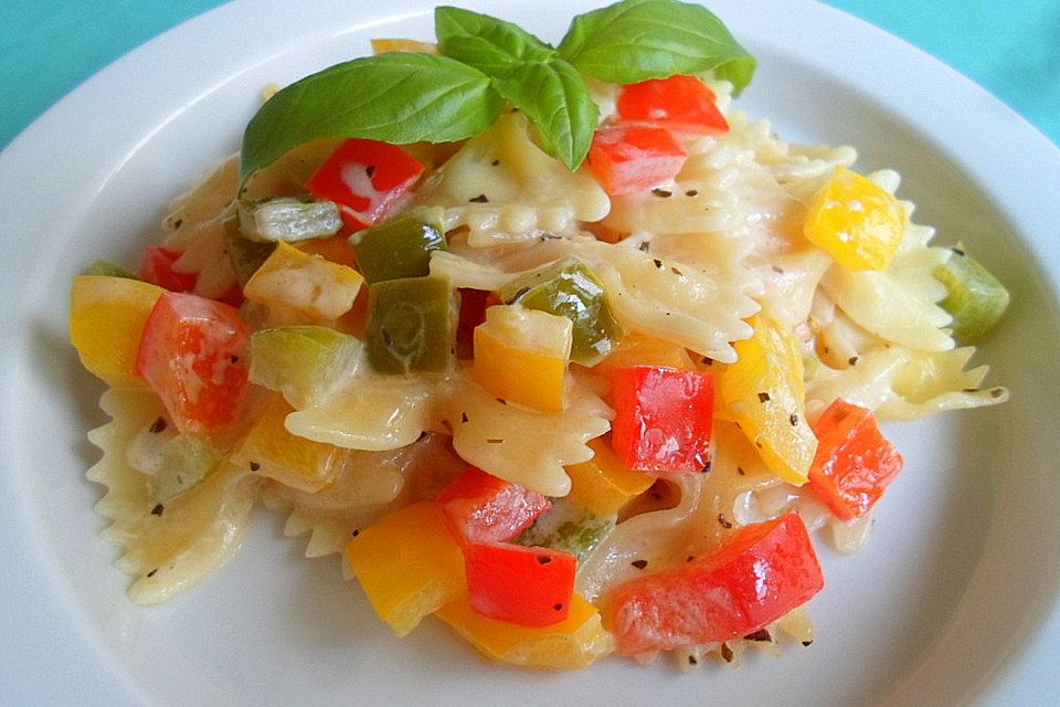 Pasta in Paprika-Frischkäse-Sauce