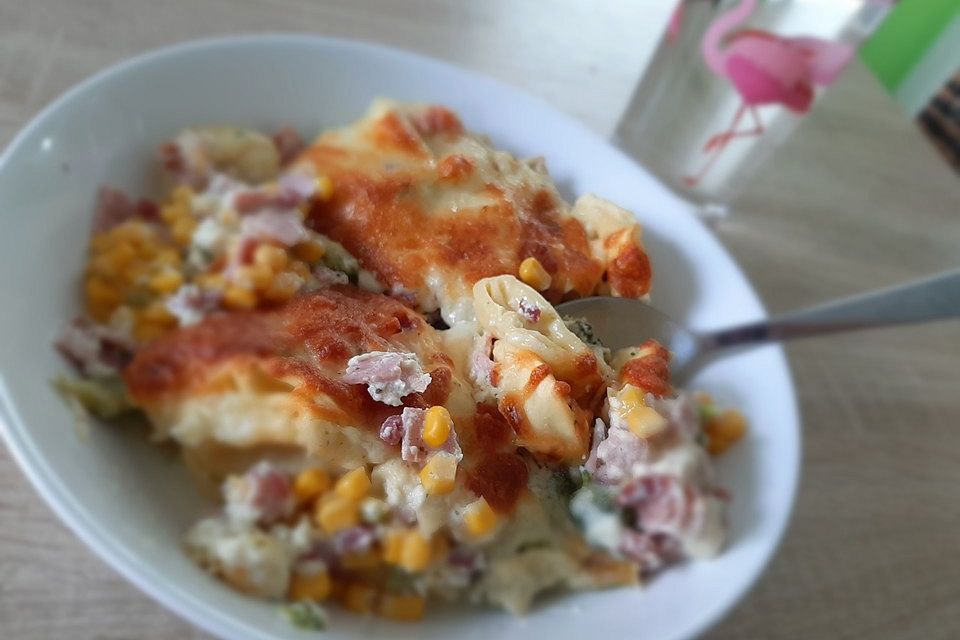 Tortellini mit Käse und Brokkoli