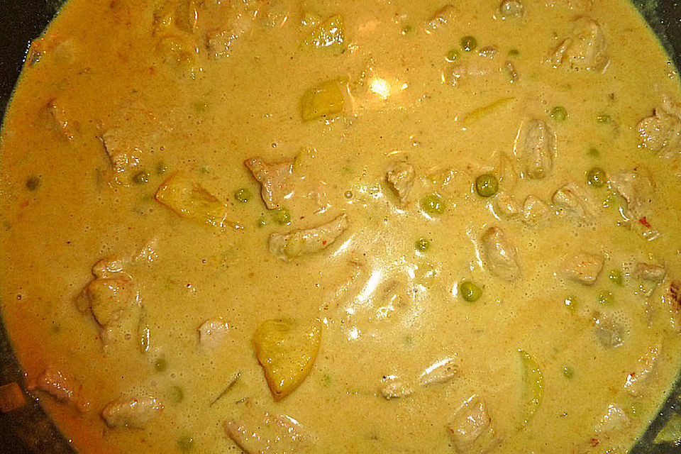 Curry mit Erdnussbutter und Pfirsichen