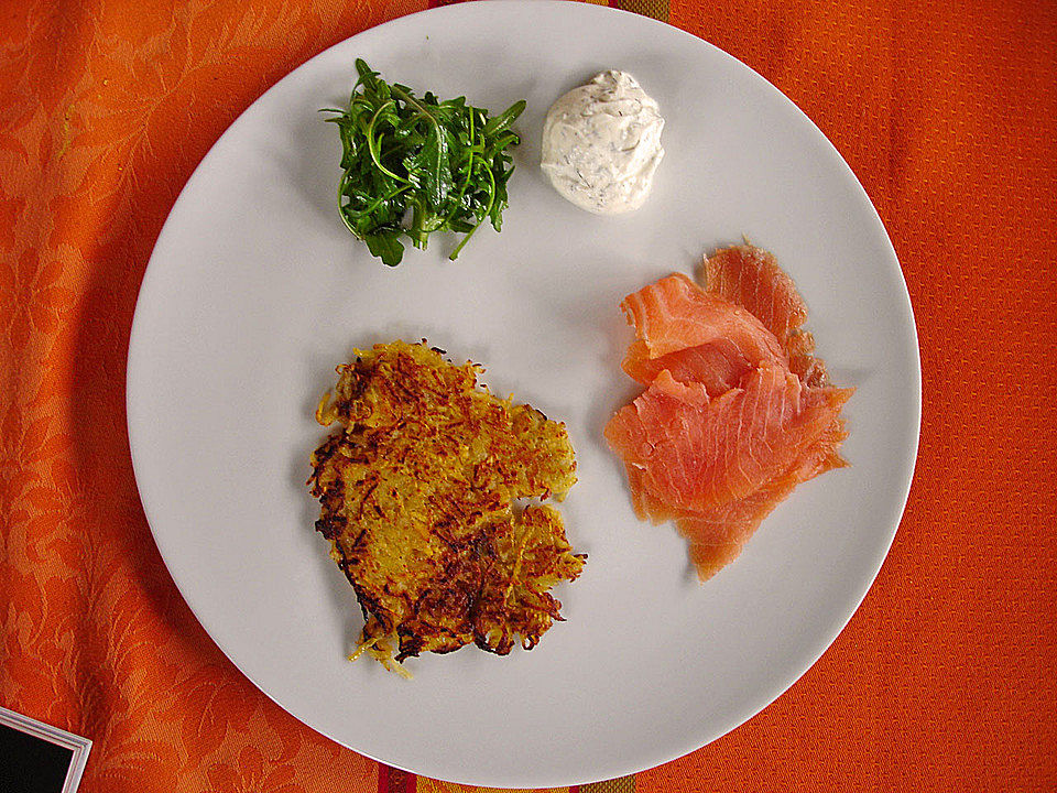 Kartoffel-Steckrübenpuffer mit Dillschmand oder Rucolaquark von dodith ...