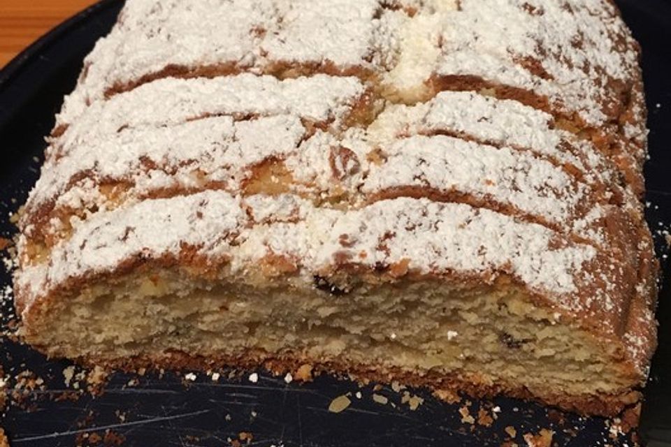 Quarkstollen mit Mandeln