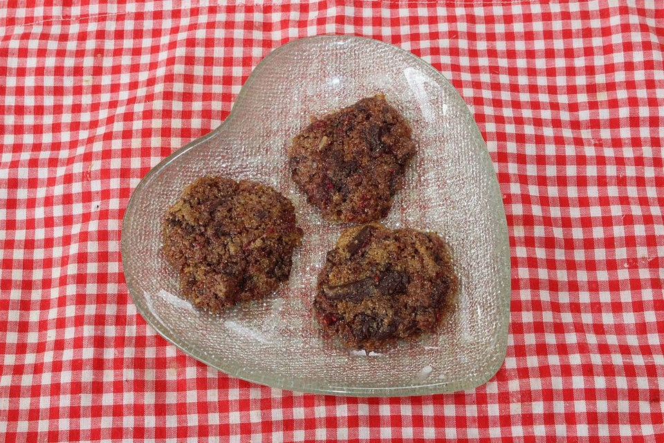 Chocolate Chip Cookies mit Himbeeren