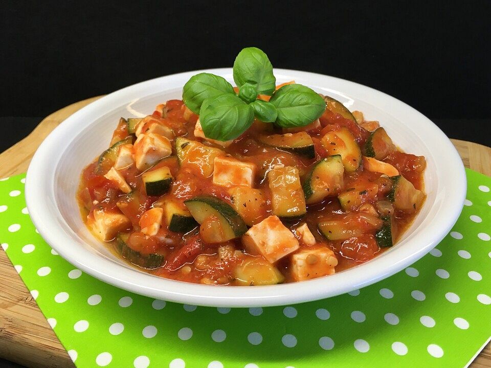 Tomaten-Zucchini-Feta Pfanne von Pathiev| Chefkoch