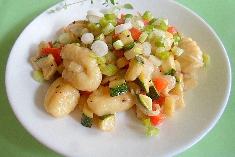 Gnocchi in Gemüse-Sahne-Soße