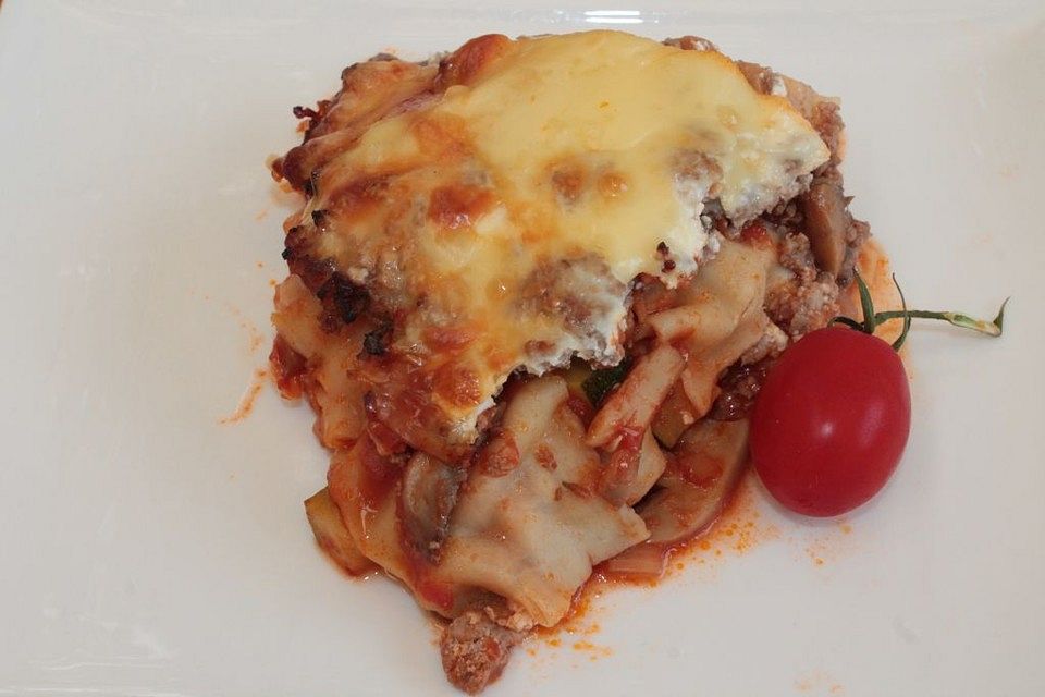 Fitness - Lasagne mit Tomaten, Zucchini und Pilzen