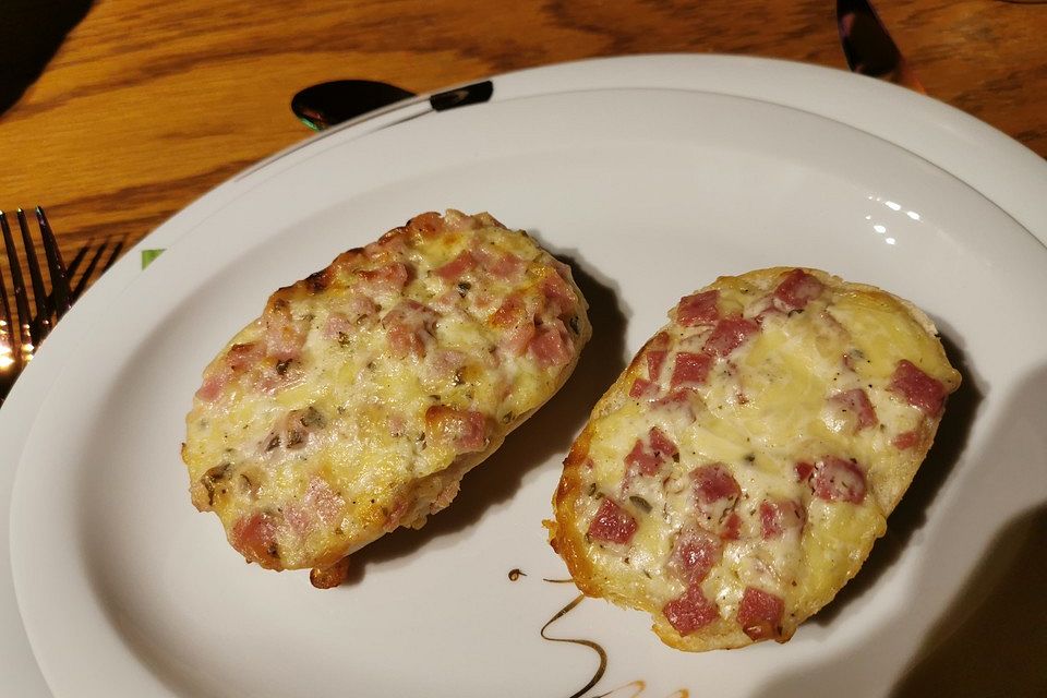 Pikante Partybrötchen mit Creme fraiche