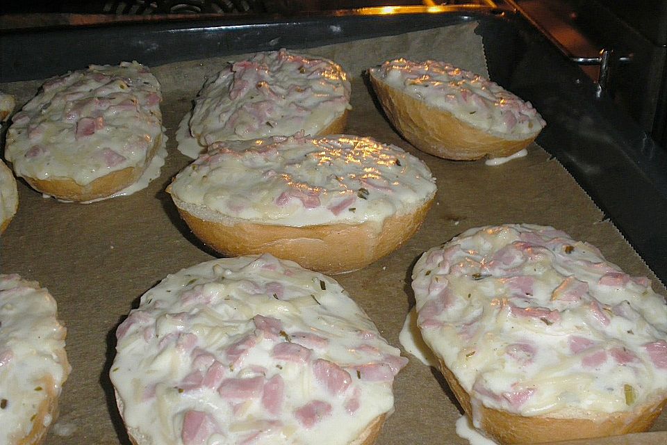 Pikante Partybrötchen mit Creme fraiche