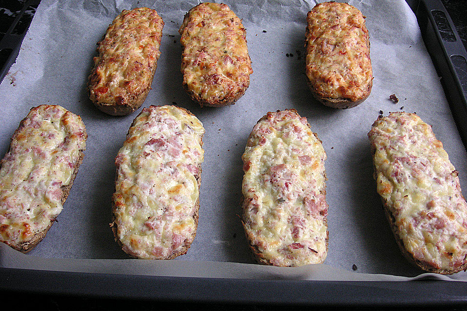 Pikante Partybrötchen mit Creme fraiche