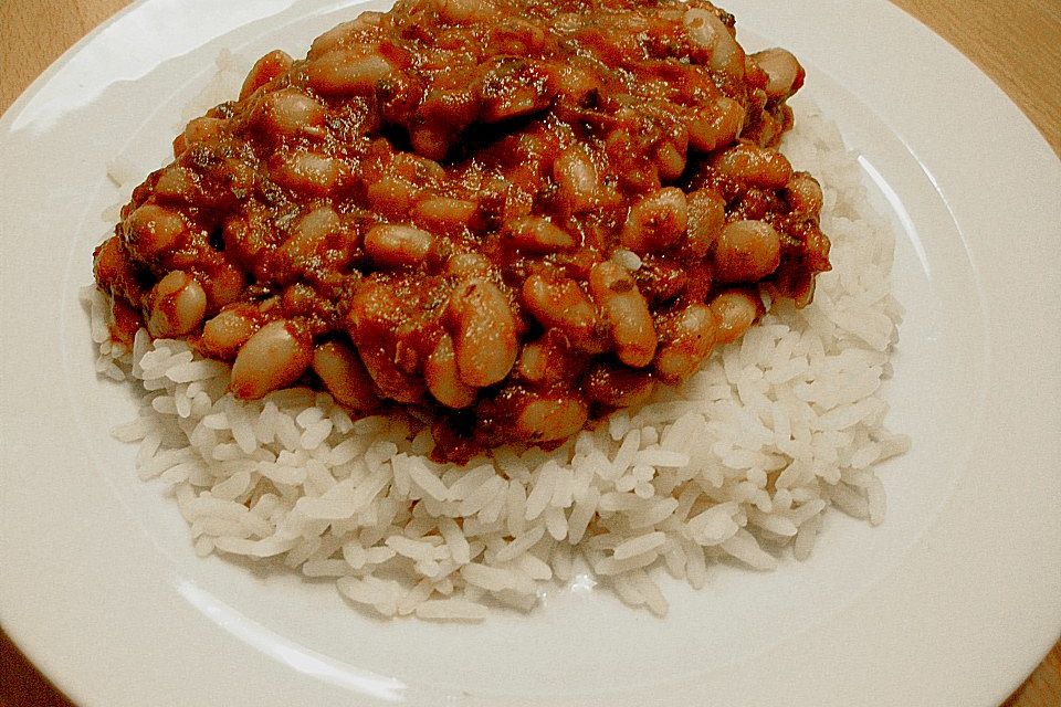 Weiße Bohnen mit Tomatensoße Weiße Bohnen mit Tomatensoße