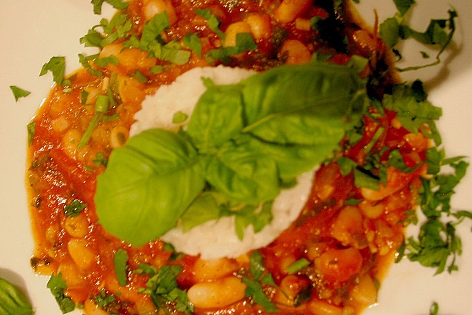 Weiße Bohnen mit Tomatensoße Weiße Bohnen mit Tomatensoße