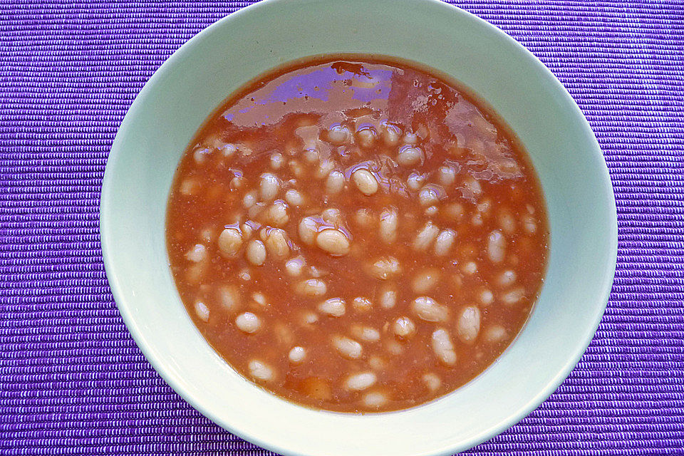 Weiße Bohnen mit Tomatensoße Weiße Bohnen mit Tomatensoße