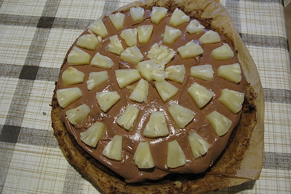 Möhrenkuchen mit Schoko und Ananas