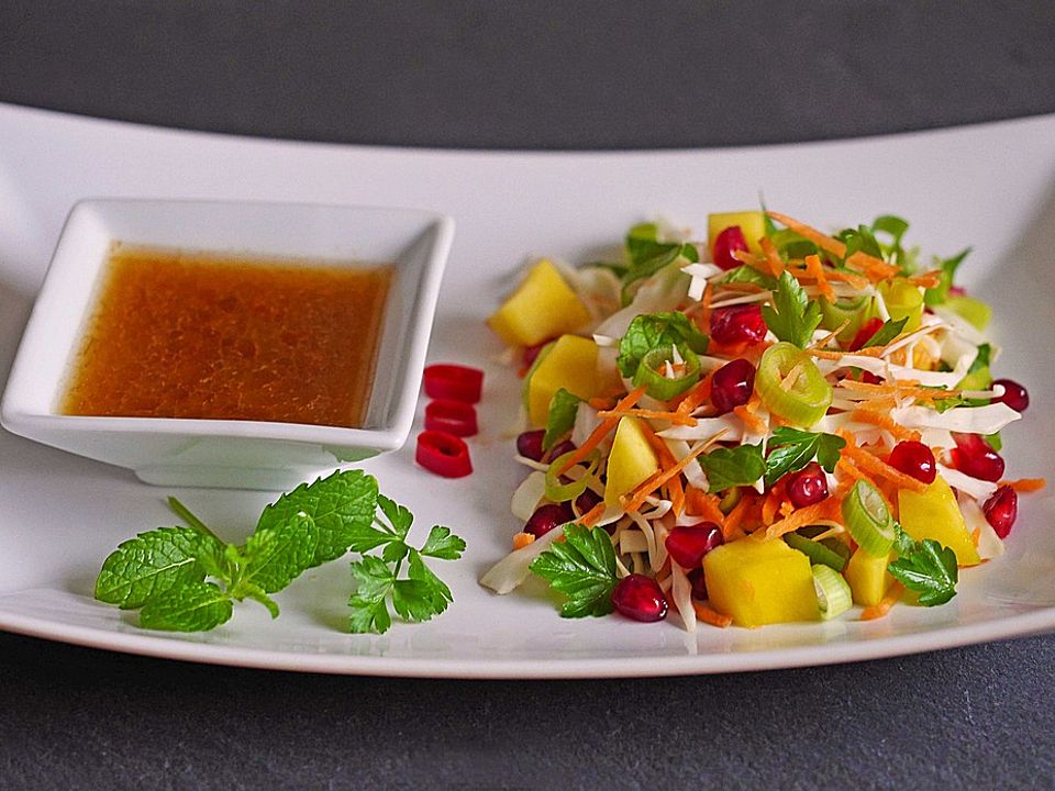 Kohlsalat mit Mango, Möhren und Ingwerdressing von ars_vivendi| Chefkoch