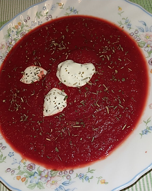 Rote-Wurzelgemüse-Suppe