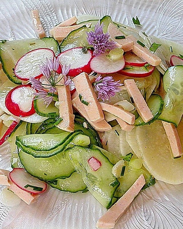 Sommerlicher Wurstsalat mit Rettich und Radieschen