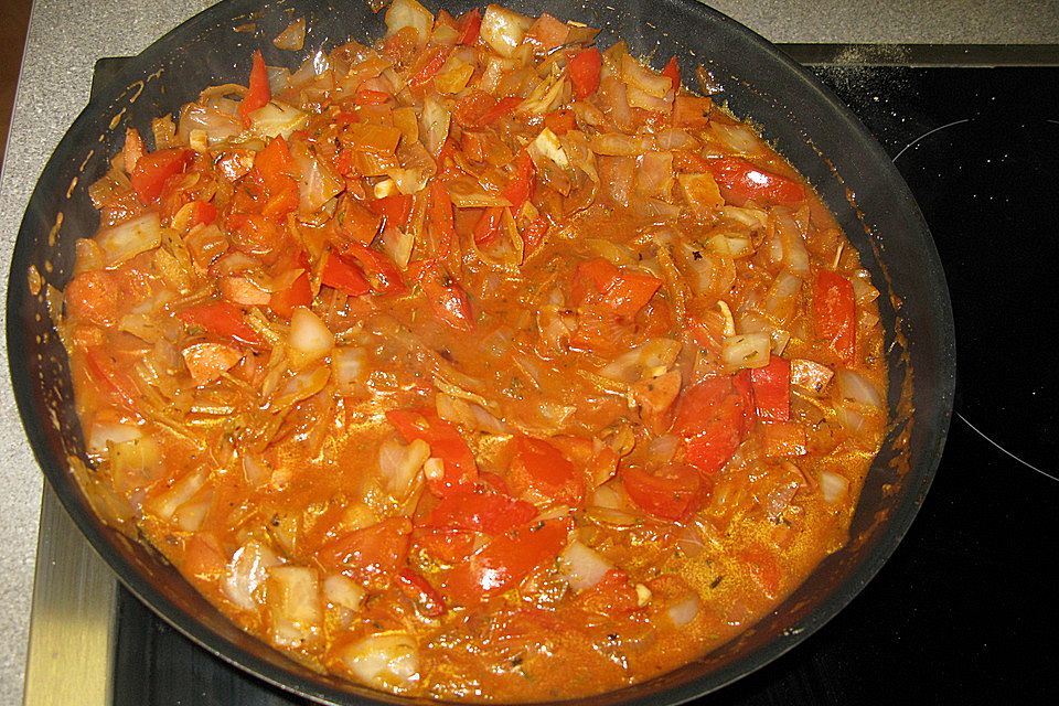 Tomaten-Weißkrautsuppe mit Linseneinlage