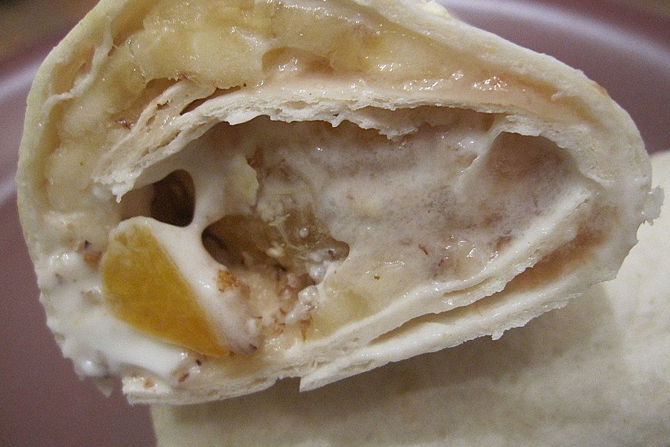 Wraps mit Joghurt, Obst und Nüssen