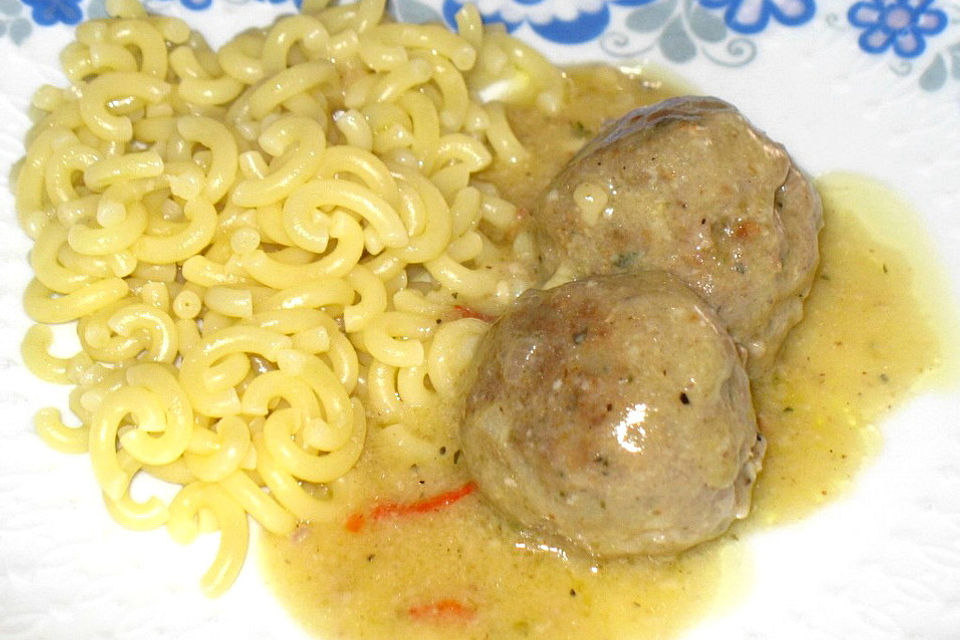 Albondigas in Käsesauce