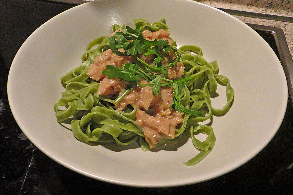 Grüne Tagliatelle mit Fenchel-"Käsesoße"