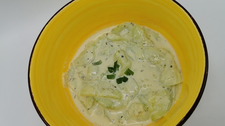 Gurkensalat mit Frischkäse-Dressing von 19Jule92