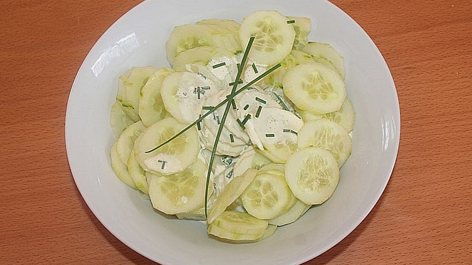 Gurkensalat mit Frischkäse-Dressing von 19Jule92