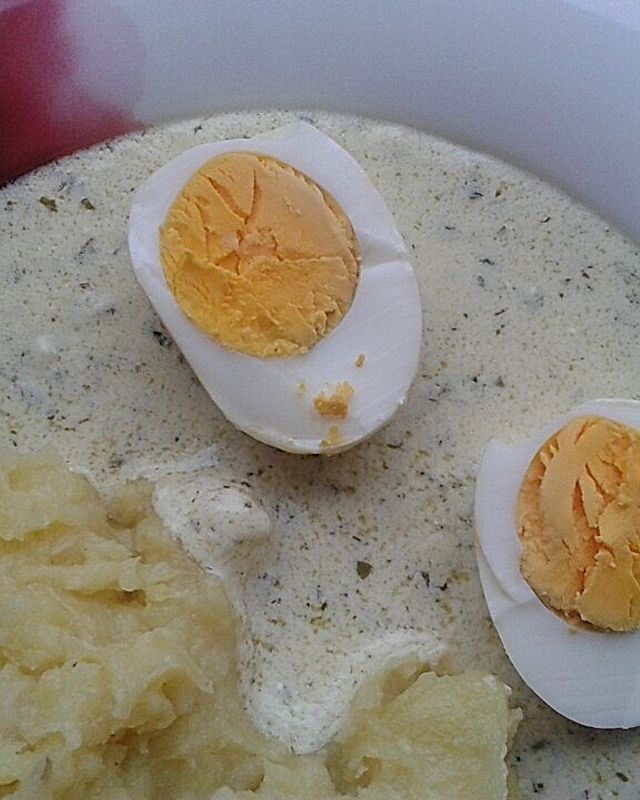 Eier in Frischkäsekräutersauce