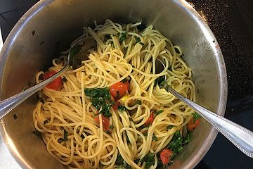 Vegane Spaghetti mit Salbei und Tomaten| Chefkoch