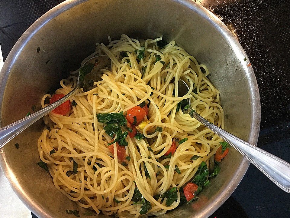 Vegane Spaghetti mit Salbei und Tomaten| Chefkoch
